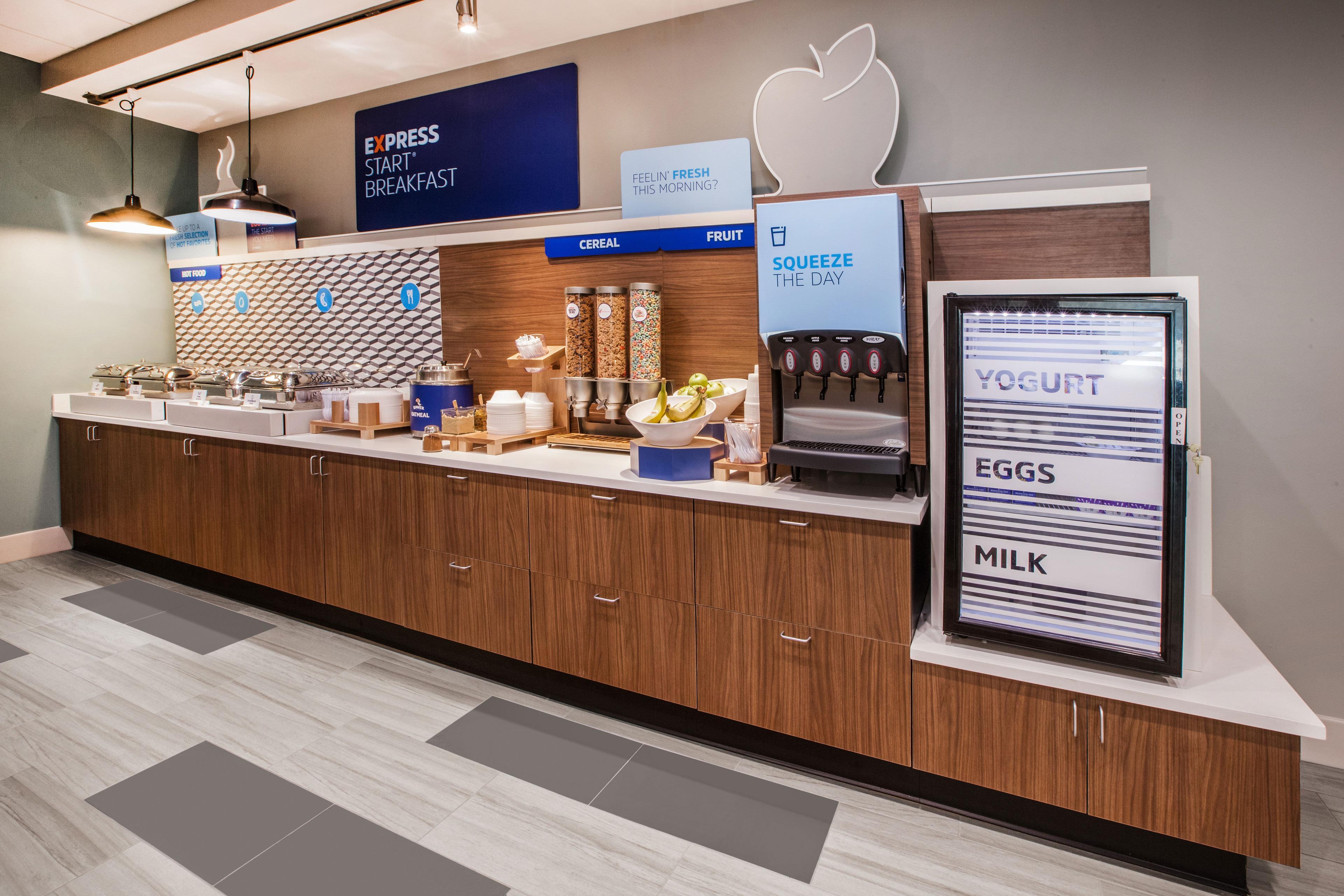 Holiday Inn Express Crestwood By Ihg Exterior photo