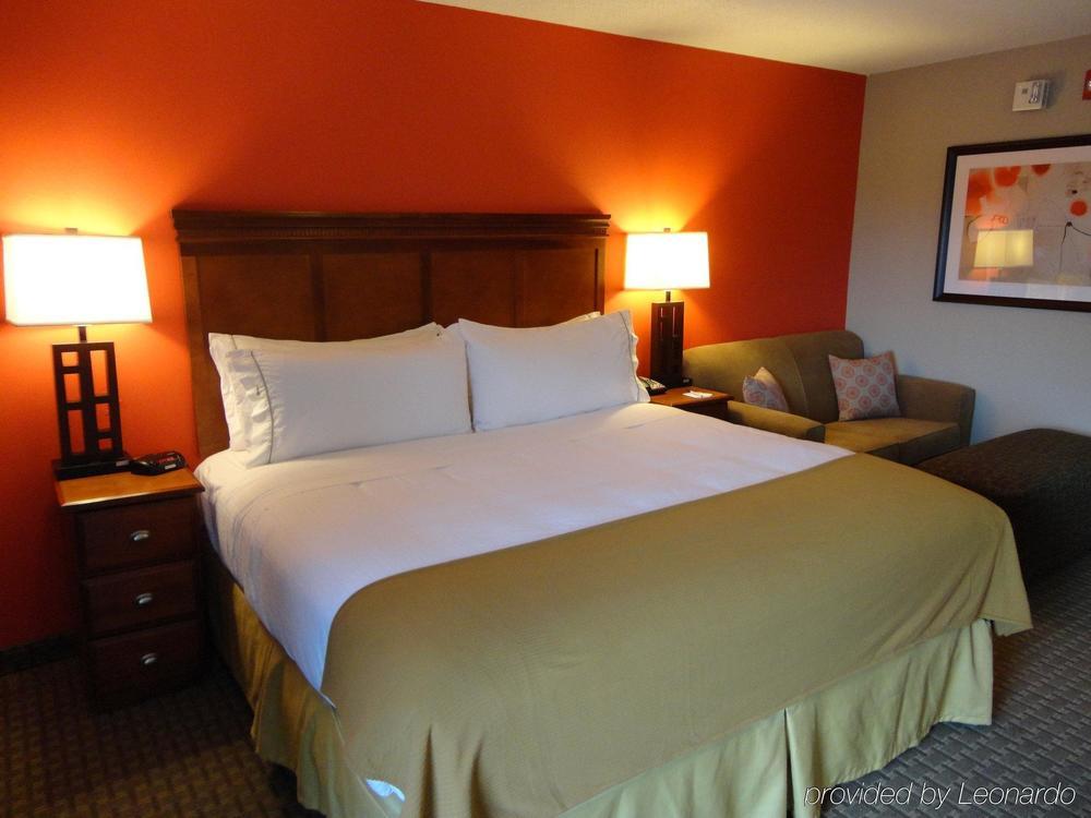 Holiday Inn Express Crestwood By Ihg Exterior photo