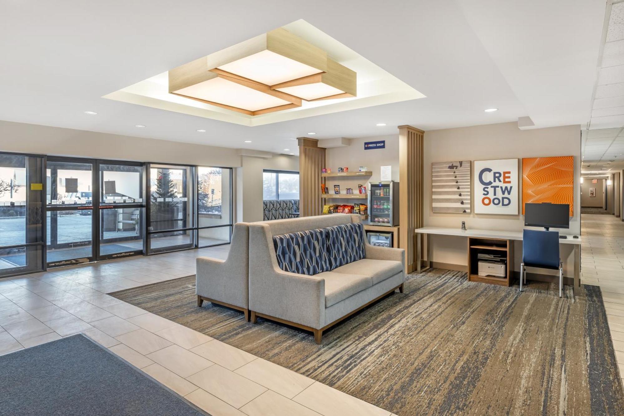 Holiday Inn Express Crestwood By Ihg Exterior photo