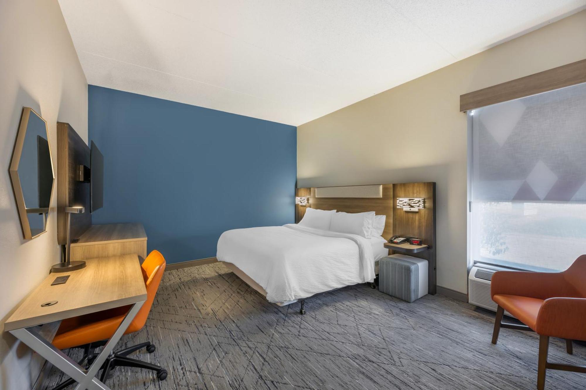 Holiday Inn Express Crestwood By Ihg Exterior photo