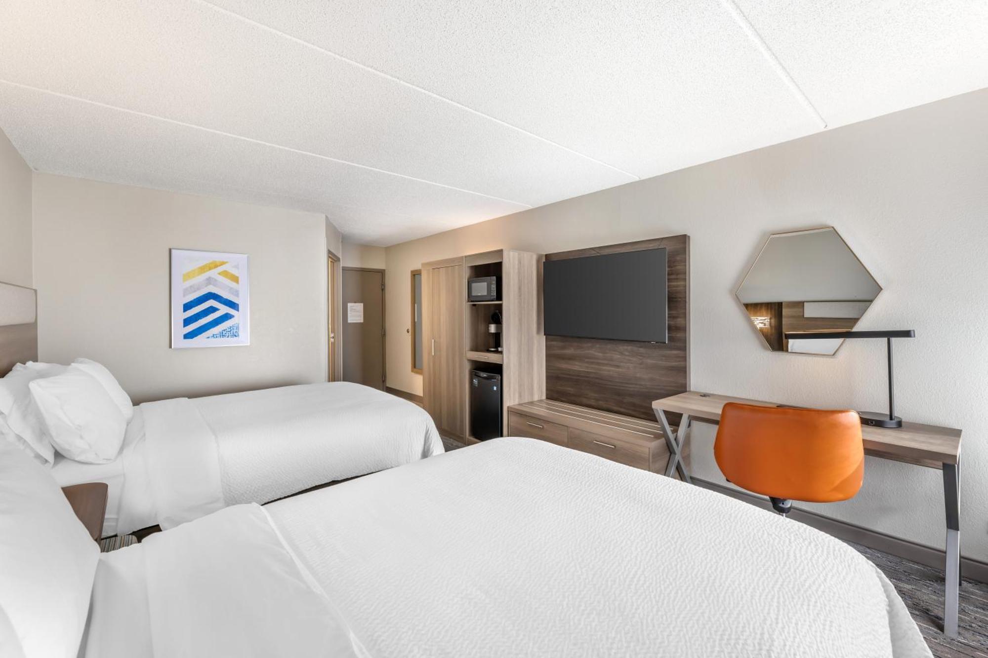 Holiday Inn Express Crestwood By Ihg Exterior photo
