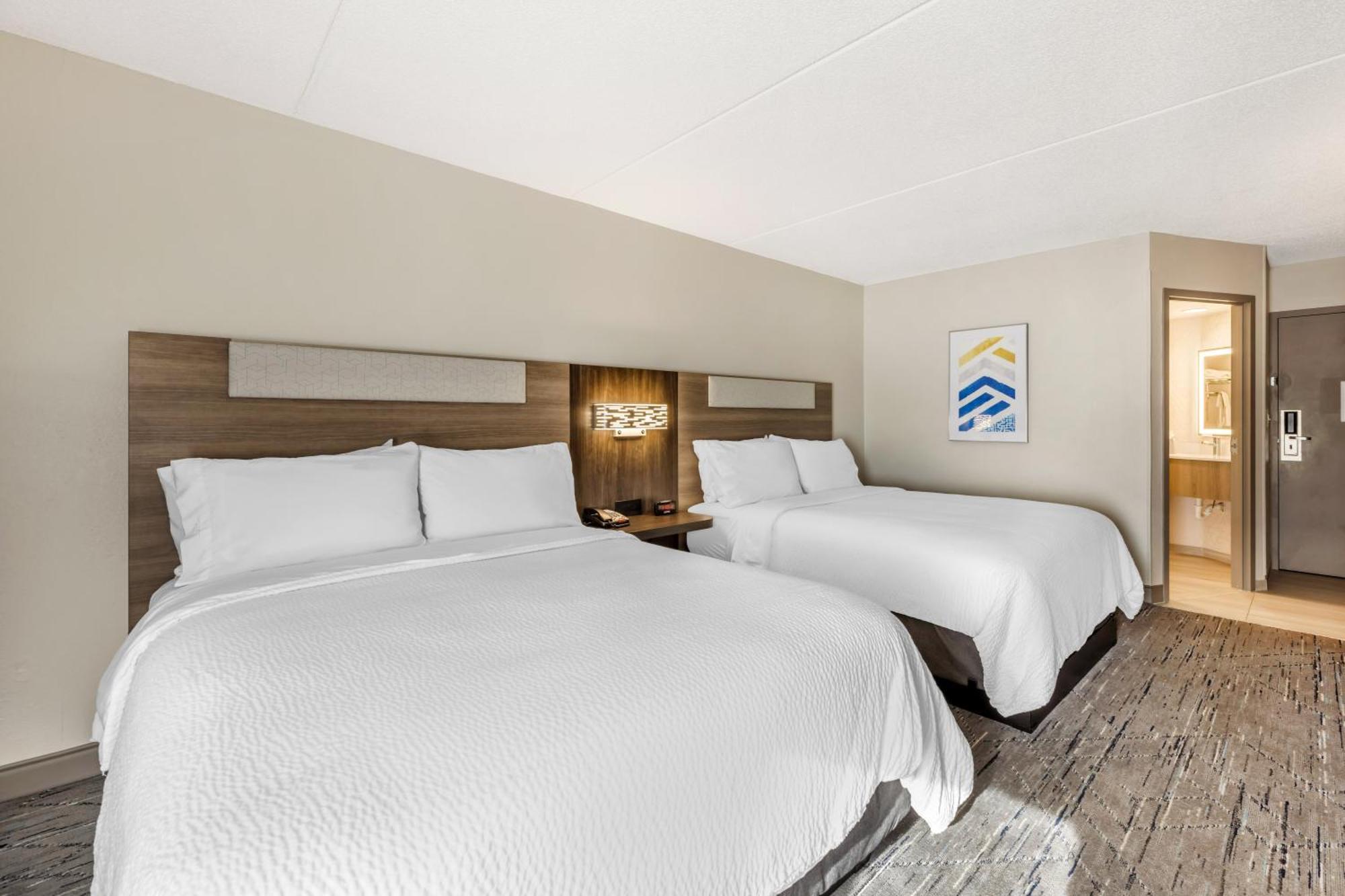Holiday Inn Express Crestwood By Ihg Exterior photo