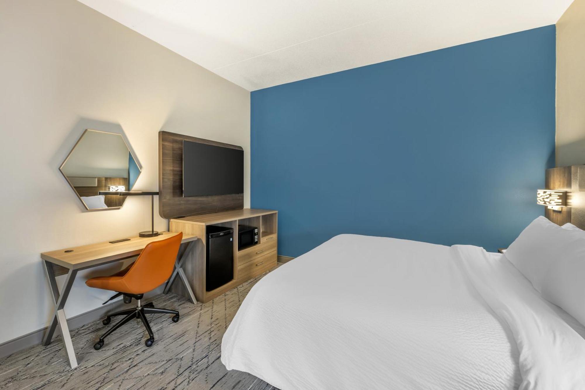 Holiday Inn Express Crestwood By Ihg Exterior photo