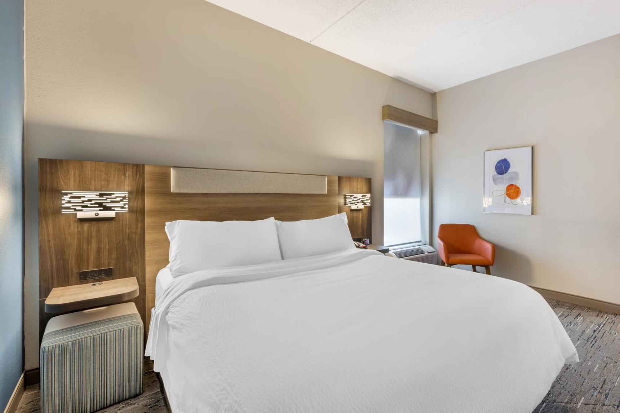 Holiday Inn Express Crestwood By Ihg Exterior photo