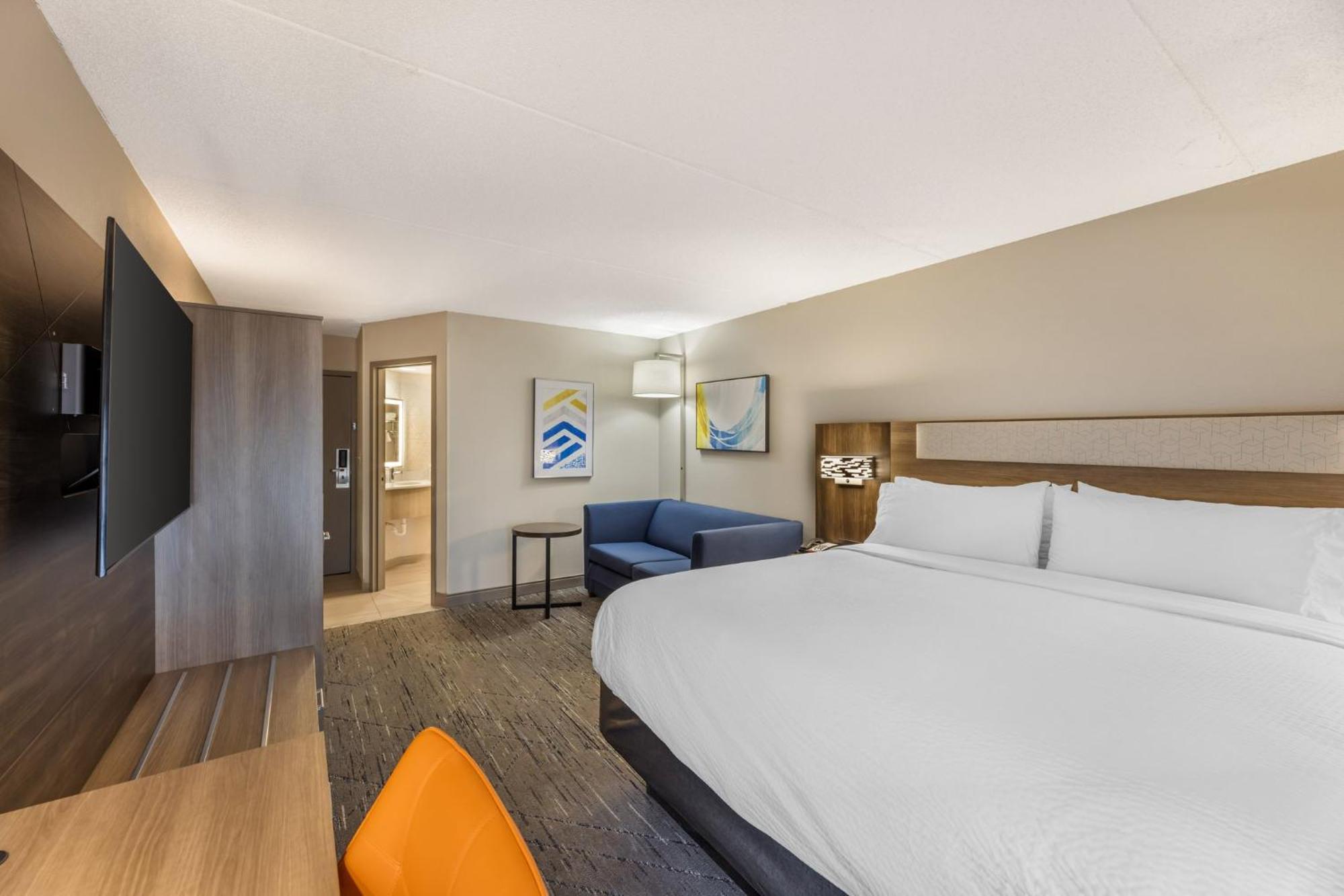 Holiday Inn Express Crestwood By Ihg Exterior photo