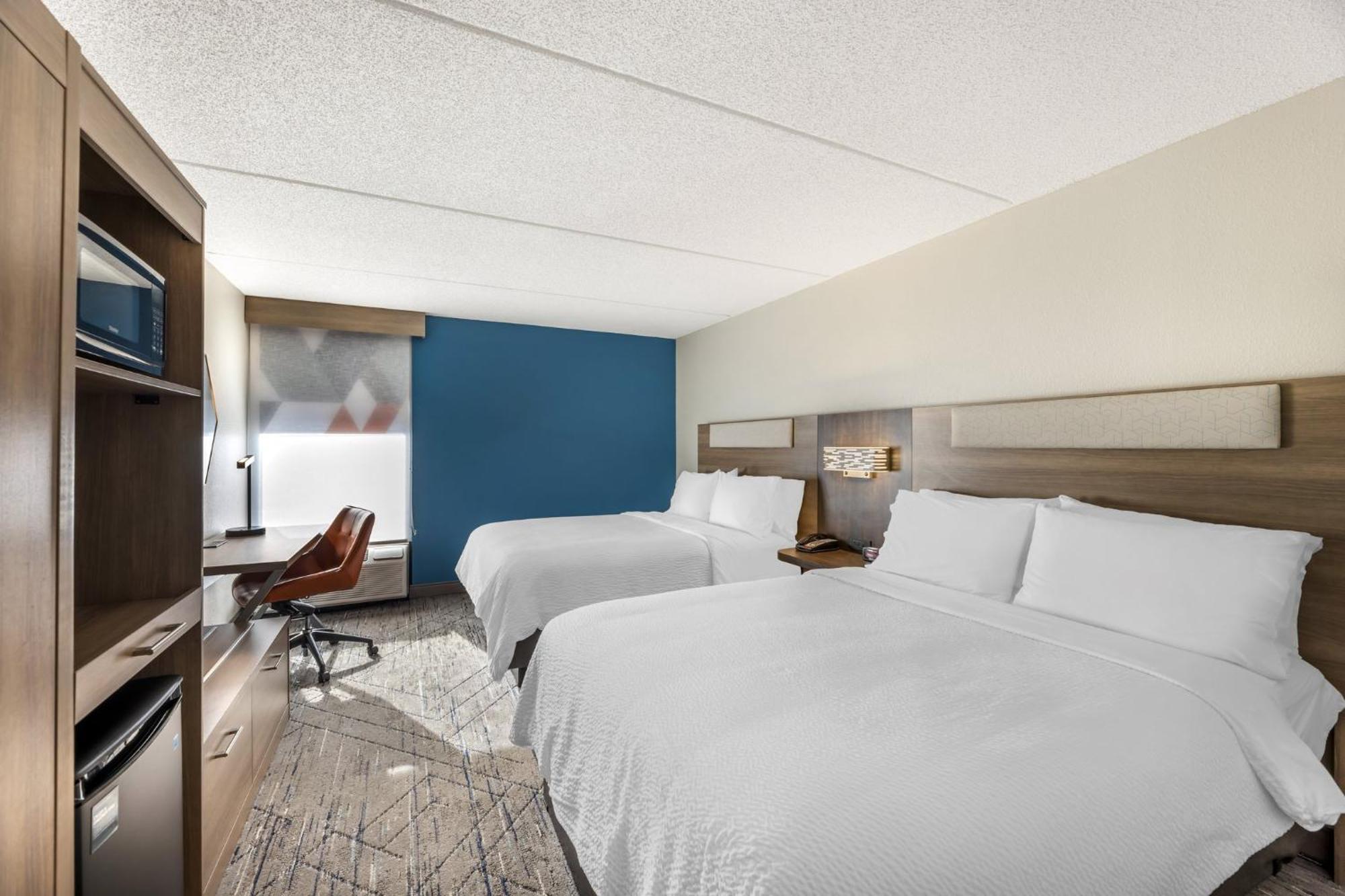 Holiday Inn Express Crestwood By Ihg Exterior photo