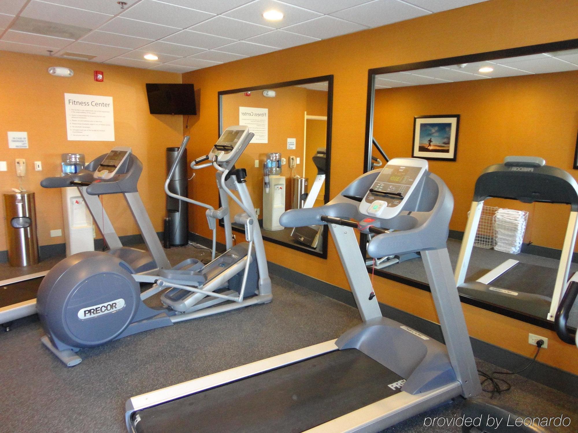 Holiday Inn Express Crestwood By Ihg Exterior photo