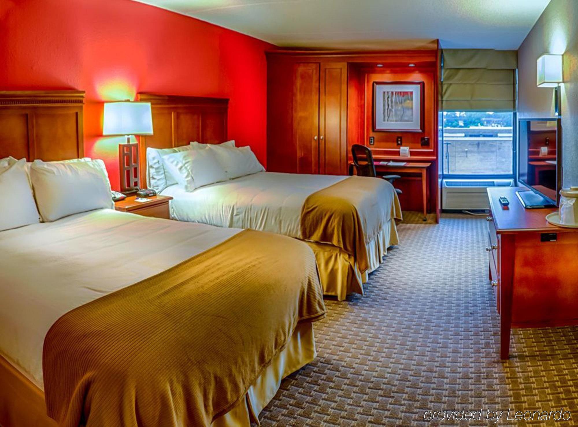 Holiday Inn Express Crestwood By Ihg Exterior photo